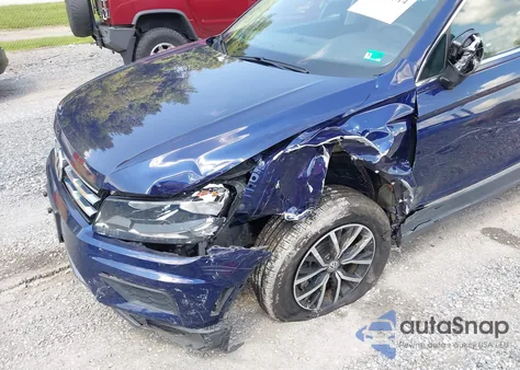 2021 Volkswagen Tiguan 2.0T Se/2.0T Se R-Line Black/2.0T Sel z USA, uszkodzony, nr VIN 3VV2B7AX8MM056411